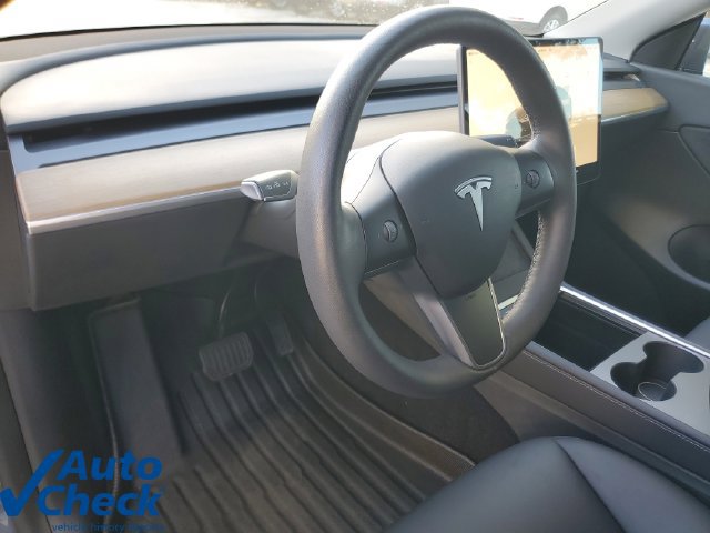 Used 2022 Tesla Model Y Long Range AWD/4WD image 17