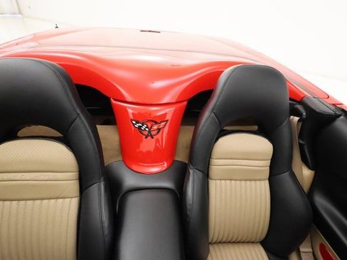 Used 2000 Chevrolet Corvette Convertible w/ Performance Handling Pkg image 22