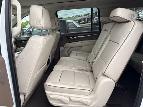 Used 2022 GMC Yukon XL Denali AWD/4WD image 9