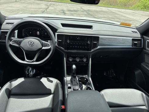 Used 2023 Volkswagen Atlas Cross Sport SE w/ Black Wheel Package AWD/4WD image 12