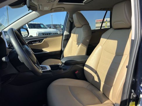 Used 2020 Toyota RAV4 Limited w/ Limited Grade Weather Package AWD/4WD image 13