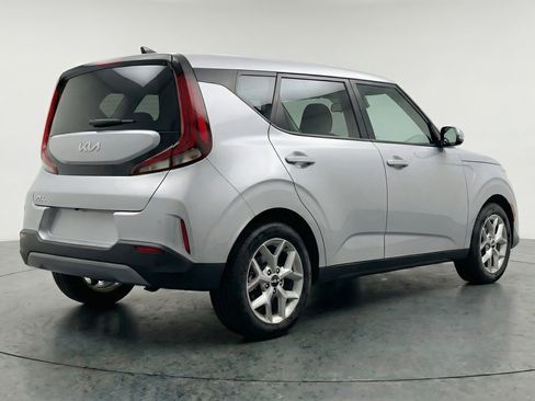 Used 2025 Kia Soul LX w/ LX Technology Package image 9