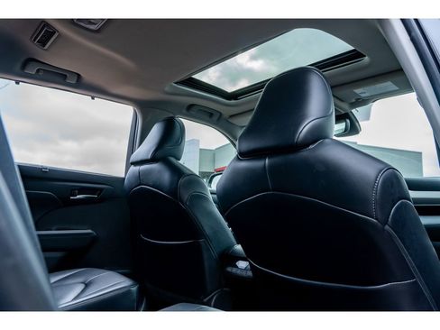 Used 2022 Toyota Highlander XLE image 18