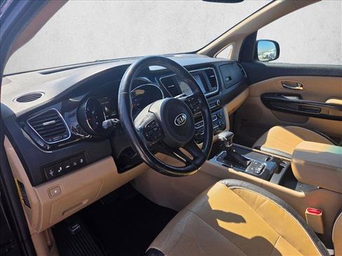 Used 2017 Kia Sedona SX FWD image 10