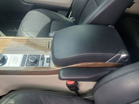 Used 2019 Land Rover Range Rover Supercharged AWD/4WD image 8