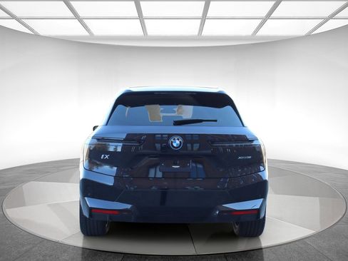 Used 2023 BMW iX xDrive50 w/ Premium Package image 7