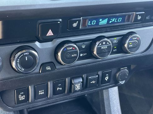 Used 2023 Toyota Tacoma TRD Off-Road w/ TRD Premium Off Road Package image 26