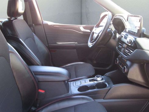 Used 2024 Ford Escape ST-Line AWD/4WD image 8