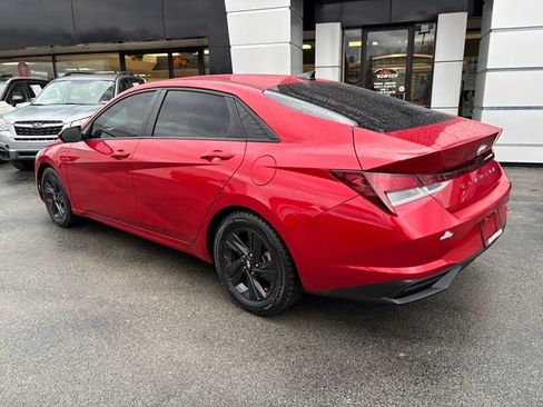 Used 2021 Hyundai Elantra SEL image 3