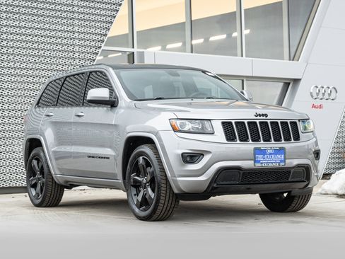 Used 2014 Jeep Grand Cherokee Altitude image 1