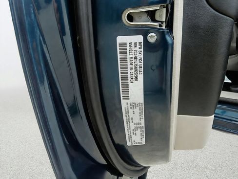 Used 2022 Chrysler Pacifica Touring-L FWD image 20