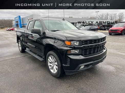 Used 2021 Chevrolet Silverado 1500 Custom image 1