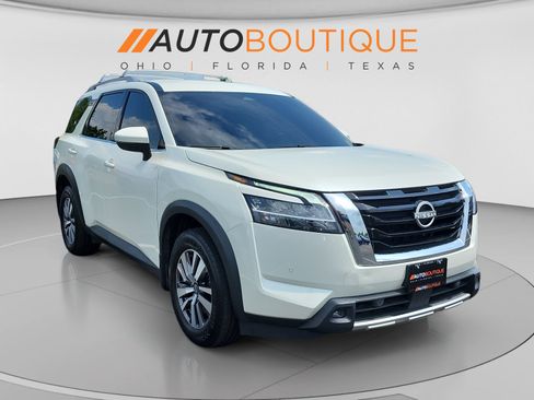 Used 2023 Nissan Pathfinder SL AWD/4WD image 7