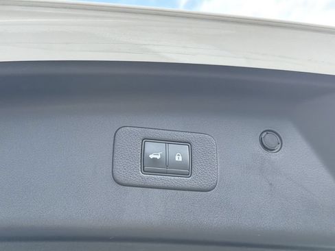Used 2021 Nissan Armada SL w/ Captain's Chairs Package RWD image 15