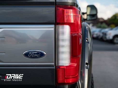 Used 2017 Ford F250 Platinum w/ Platinum Ultimate Package image 13