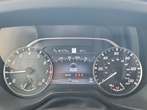 Used 2021 Nissan Titan SV w/ SV Convenience Package image 16