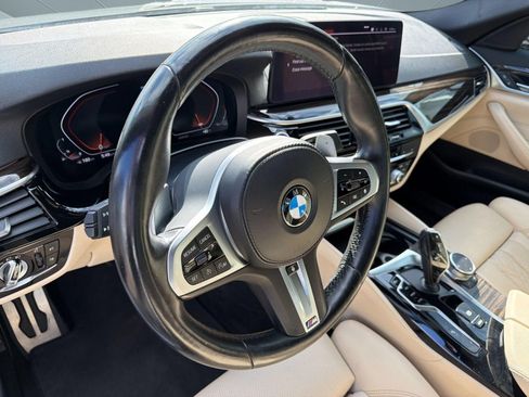Used 2021 BMW 530i xDrive w/ M Sport Package AWD/4WD image 4