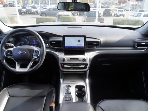 Used 2021 Ford Explorer XLT w/ Equipment Group 202A image 30