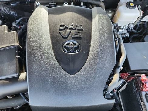 Used 2022 Toyota Tacoma TRD Off-Road AWD/4WD image 22