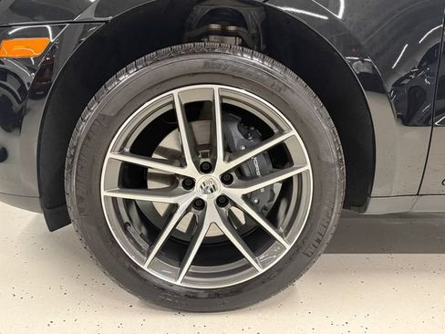 Certified 2026 Porsche Macan AWD/4WD image 11