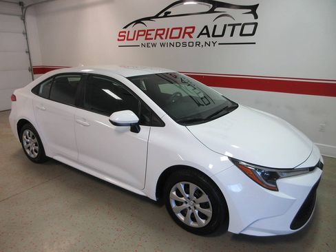 Used 2022 Toyota Corolla LE FWD image 6
