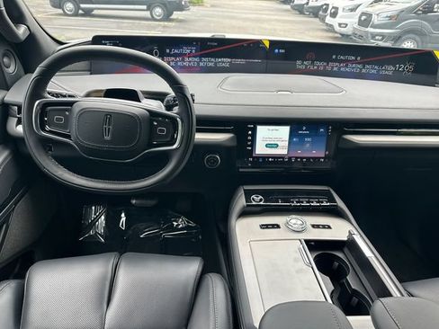 New 2026 Lincoln Navigator Reserve w/ Jet Appearance Package AWD/4WD image 22