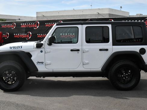 Used 2024 Jeep Wrangler Willys image 4