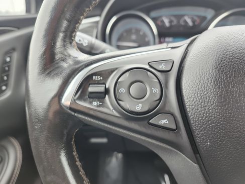 Used 2017 Buick Envision Essence image 39