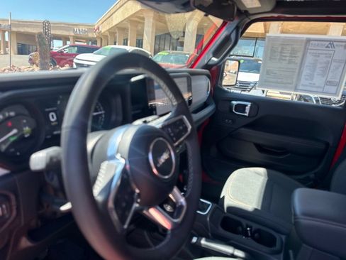 Used 2025 Jeep Wrangler Unlimited Sahara w/ Safety Group AWD/4WD image 11