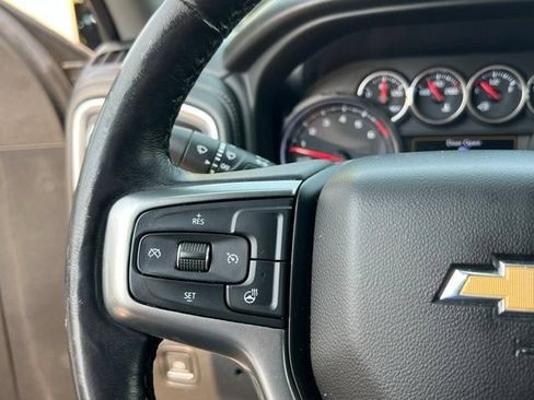 Used 2022 Chevrolet Silverado 1500 LT AWD/4WD image 19