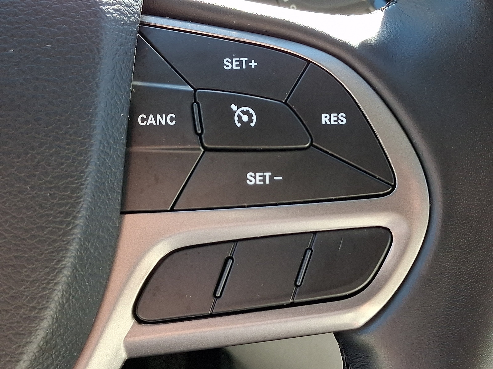 Certified 2020 Jeep Cherokee Limited AWD/4WD image 23