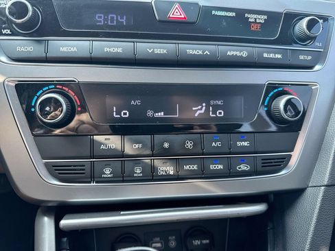 Used 2017 Hyundai Sonata SE FWD image 16