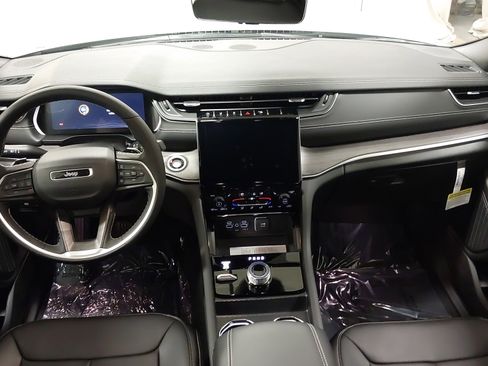 New 2025 Jeep Grand Cherokee L Limited w/ Luxury Tech Group II image 26