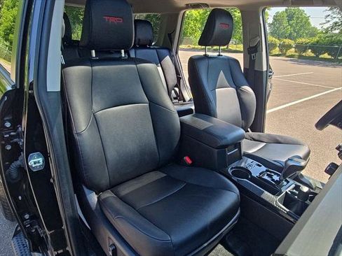Certified 2024 Toyota 4Runner TRD Off-Road Premium w/ Moonroof Package AWD/4WD image 30