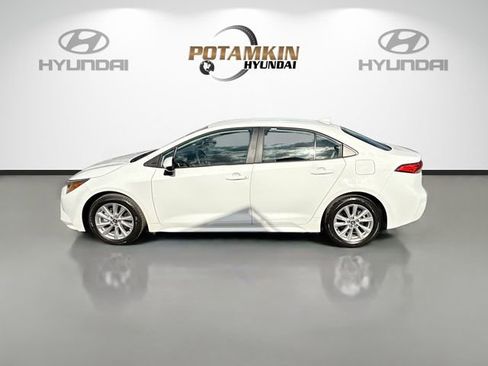 Used 2023 Toyota Corolla LE w/ LE Convenience Package image 8