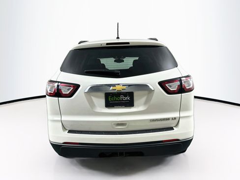 Used 2014 Chevrolet Traverse LS FWD image 7
