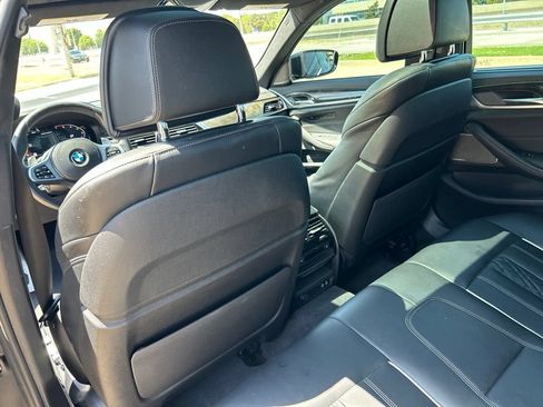 Used 2022 BMW M550i xDrive w/ Executive Package AWD/4WD image 17