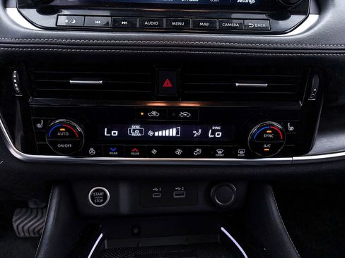 Used 2022 Nissan Rogue Platinum w/ Head-Up Display Package image 27