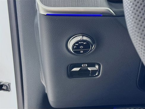 New 2026 Mercedes-Benz GLC 300 GLC 300 image 11