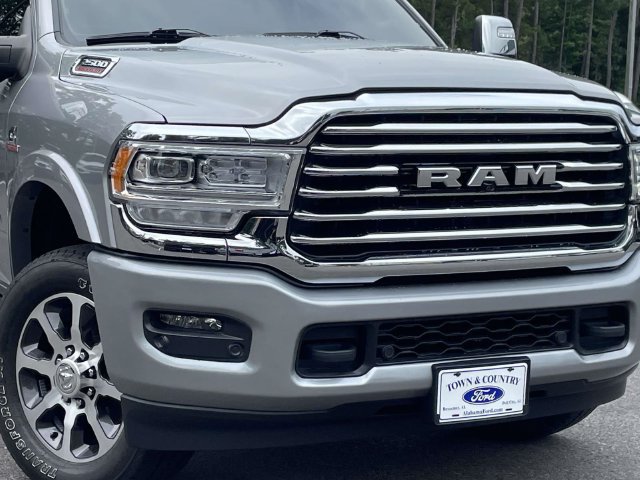 Used 2024 RAM 2500 Limited w/ Towing Technology Group AWD/4WD image 2
