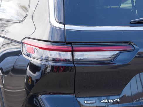 Used 2021 Jeep Grand Cherokee L Summit AWD/4WD image 17