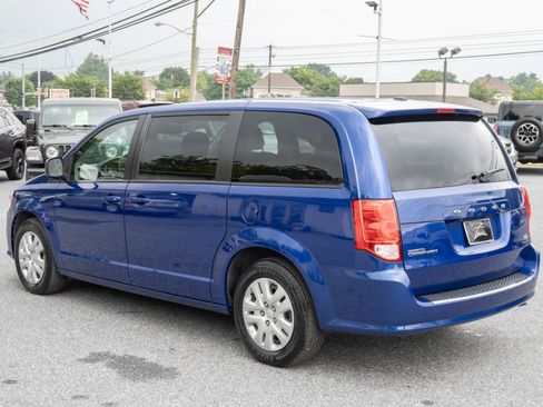Used 2018 Dodge Grand Caravan SE w/ UConnect Hands-Free Group FWD image 8