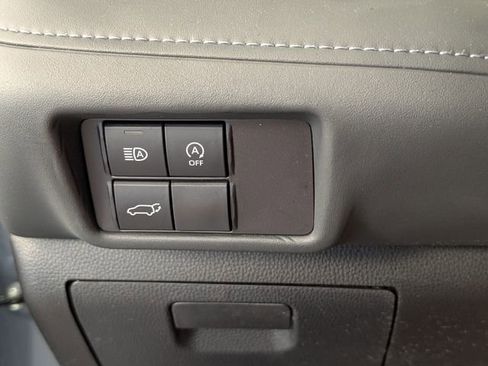 Used 2024 Toyota Highlander LE image 27