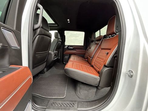 Used 2024 GMC Sierra 2500 Denali Ultimate image 10