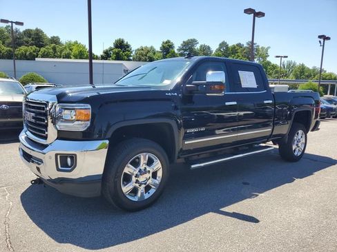 Used 2018 GMC Sierra 2500 SLT AWD/4WD image 3