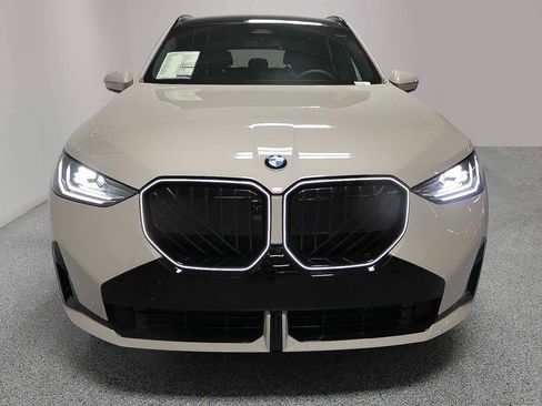 Certified 2025 BMW X3 xDrive30i w/ Premium Package AWD/4WD image 2