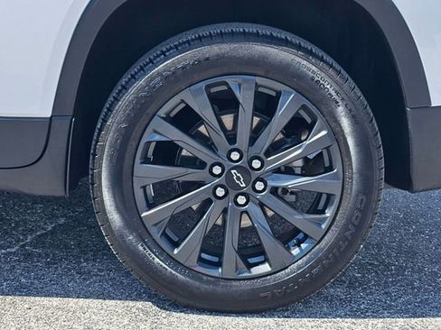 Certified 2024 Chevrolet Traverse RS FWD image 30