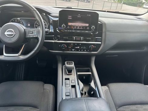 Certified 2025 Nissan Pathfinder SV FWD image 22