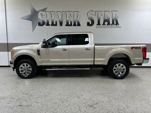 Used 2017 Ford F250 Lariat w/ Chrome Package image 5