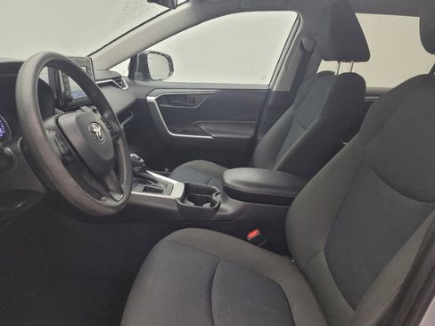 Used 2021 Toyota RAV4 LE FWD image 17